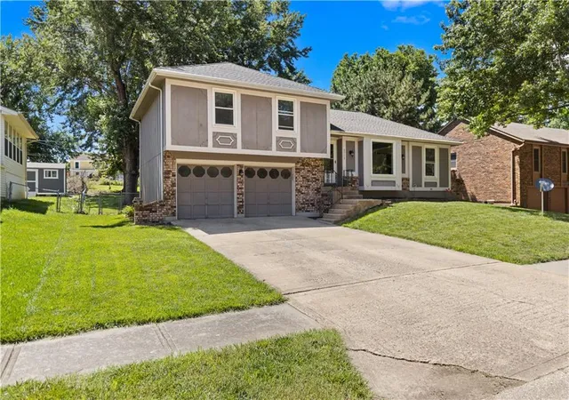 Homes for sale in Shawnee, KS | 5718 Westgate St, Shawnee, KS 66216 | MLS# 2626318