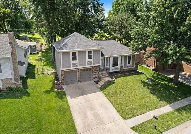 Homes for sale in Shawnee, KS | 5718 Westgate St, Shawnee, KS 66216 | MLS# 2626318