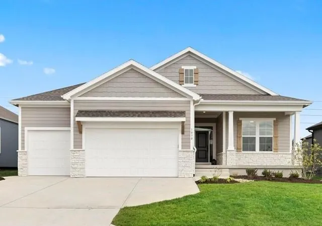Photo 1 of Sale Pending at 17135 S Barstow St, Olathe, KS 66062 | MLS# 2626325 | Listing updated on 2026-09-27