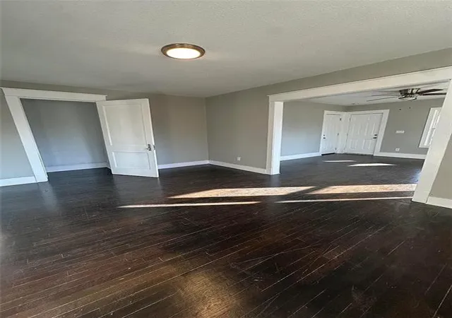 Homes for sale in Kansas City, MO | 2210 E 34Th St, Kansas City, MO 64109 | MLS# 2626333