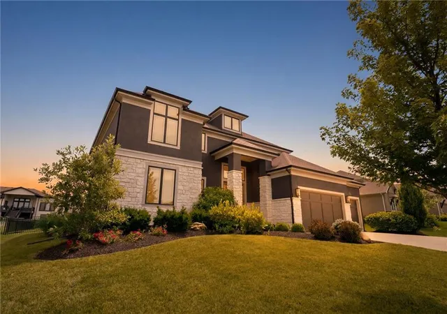 Photo 2 of Single family home for sale at 3211 Ne 102nd Terrace, Kansas City, MO 64155 | MLS# 2626340 | Listing updated on 2026-09-14