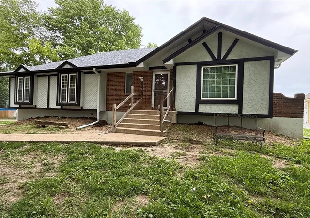 Homes for sale in Blue Springs, MO | 477 Nw Weschester Ct, Blue Springs, MO 64014 | MLS# 2626341