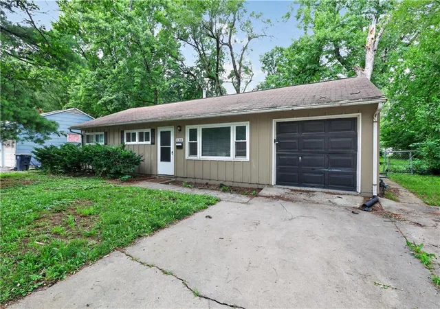 Photo 3 of Single family home for sale at 11200 Bristol Ter, Kansas City, MO 64134 | MLS# 2626342 | Listing updated on 2026-10-12