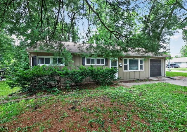 Photo 4 of Single family home for sale at 11200 Bristol Ter, Kansas City, MO 64134 | MLS# 2626342 | Listing updated on 2026-10-12