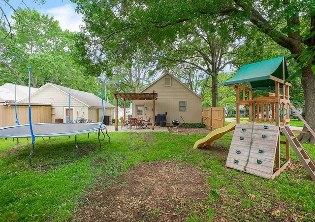 Homes for sale in Louisburg, KS | 601 S Peoria St, Louisburg, KS 66053 | MLS# 2626344