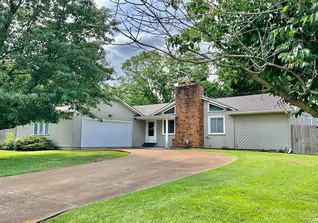 Homes for sale in Parsons, KS | 2708 Wilson Ave, Parsons, KS 67357 | MLS# 2626347