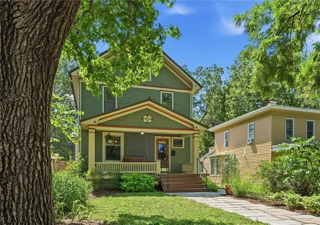Homes for sale in Lawrence, KS | 817 Maine St, Lawrence, KS 66044 | MLS# 2626351
