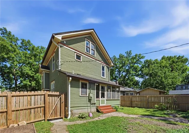 Homes for sale in Lawrence, KS | 817 Maine St, Lawrence, KS 66044 | MLS# 2626351