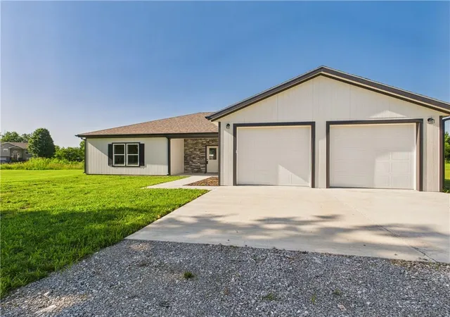2nd image of 125 Nw 171 Rd, Warrensburg, MO 64093 | MLS# 2626356