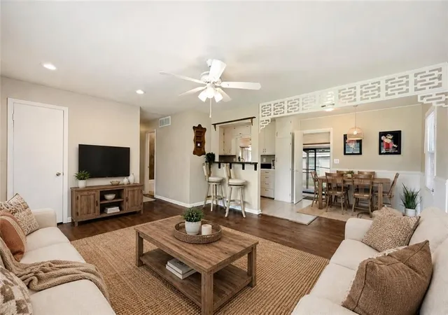 2nd image of 704 S Cedar St, Belton, MO 64012 | MLS# 2626364