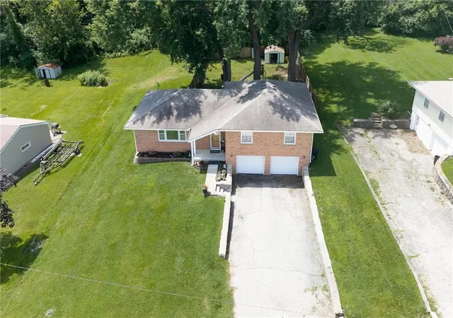 2nd image of 7839 Armstrong Ave, Kansas City, KS 66112 | MLS# 2626389