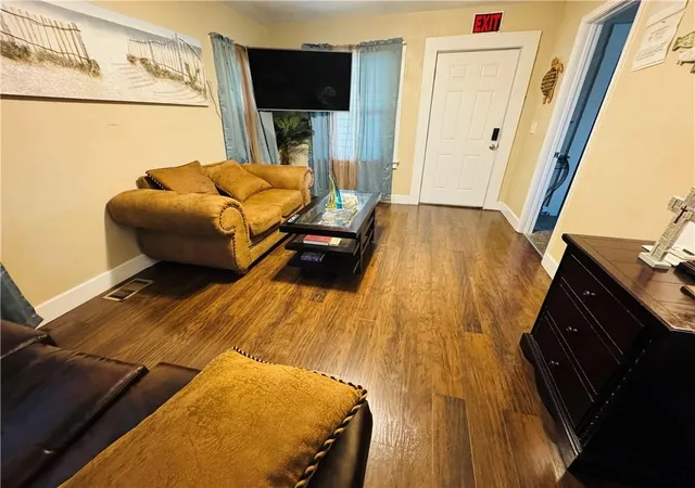 Photo 3 of Single family home for sale at 542 Cypress Ave, Kansas City, MO 64124 | MLS# 2626398 | Listing updated on 2026-06-17