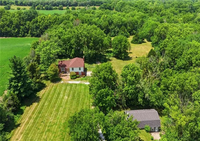 Homes for sale in Belton, MO | 18308 S State Route D Hwy, Belton, MO 64012 | MLS# 2626399