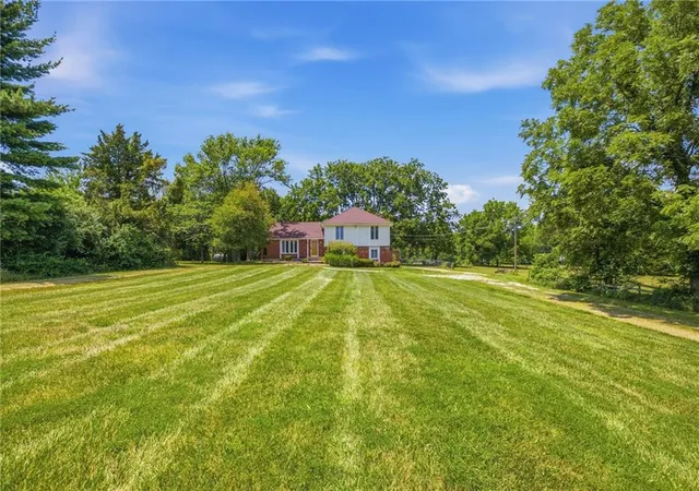 Homes for sale in Belton, MO | 18308 S State Route D Hwy, Belton, MO 64012 | MLS# 2626399