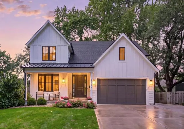 Photo 1 of Single family home for sale at 7942 Reinhardt Ln, Prairie Village, KS 66208 | MLS# 2626400 | Listing updated on 2026-09-26