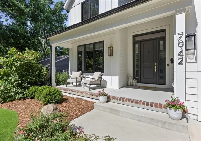 3rd image of 7942 Reinhardt Ln, Prairie Village, KS 66208 | MLS# 2626400