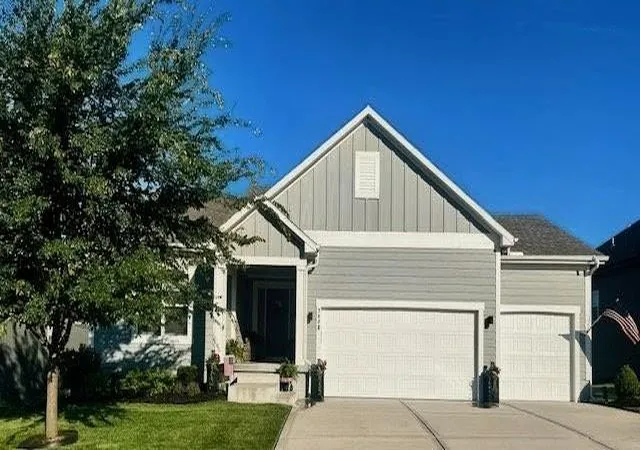 1st image of 7430 Chambers Ct, Kansas City, MO 64152 | MLS# 2626412