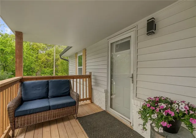 Homes for sale in Lansing, KS | 601 E Eisenhower Rd, Lansing, KS 66043 | MLS# 2626416