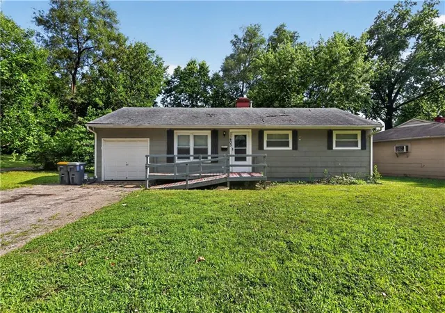 1st image of 11403 Winchester Ave, Kansas City, MO 64134 | MLS# 2626427