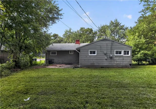 3rd image of 11403 Winchester Ave, Kansas City, MO 64134 | MLS# 2626427