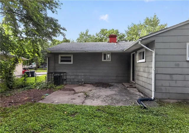 5th image of 11403 Winchester Ave, Kansas City, MO 64134 | MLS# 2626427