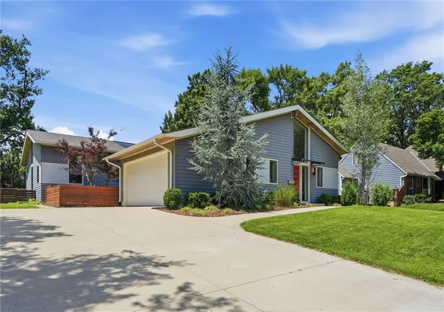 4th image of 10308 Wenonga Ln, Leawood, KS 66206 | MLS# 2626443