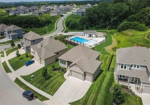 Photo 1 of Single family home for sale at 10308 N Corrington Ave, Kansas City, MO 64156 | MLS# 2626449 | Listing updated on 2026-08-22