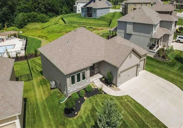 Photo 2 of Single family home for sale at 10308 N Corrington Ave, Kansas City, MO 64156 | MLS# 2626449 | Listing updated on 2026-08-22