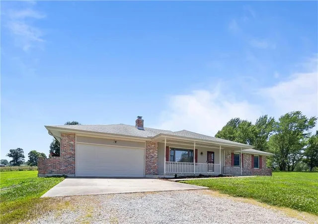 Homes for sale in Warrensburg, MO | 8 Nw 515 Rd, Warrensburg, MO 64093 | MLS# 2626452