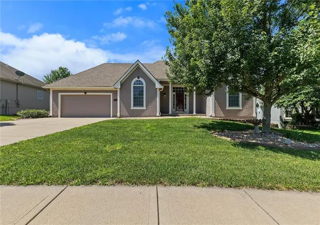 Photo 1 of Single family home for sale at 2113 Bradford Pl, Excelsior Springs, MO 64024 | MLS# 2626462 | Listing updated on 2026-09-07