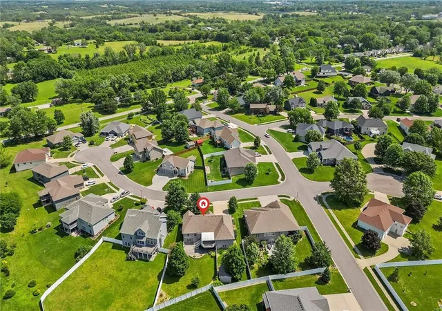 Photo 3 of Single family home for sale at 2113 Bradford Pl, Excelsior Springs, MO 64024 | MLS# 2626462 | Listing updated on 2026-09-07