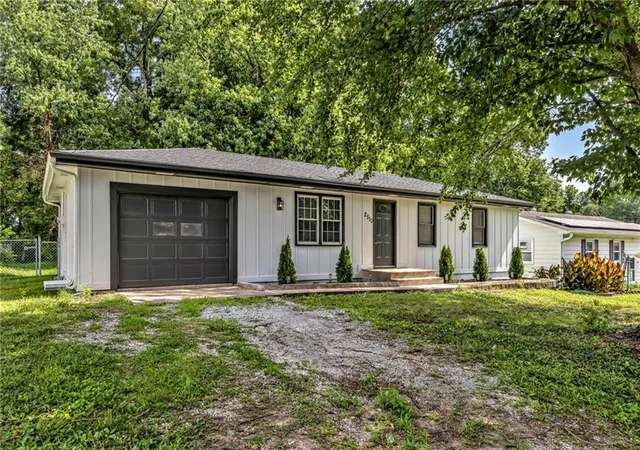 Homes for sale in Lexington, MO | 2510 Hillside St, Lexington, MO 64067 | MLS# 2626471