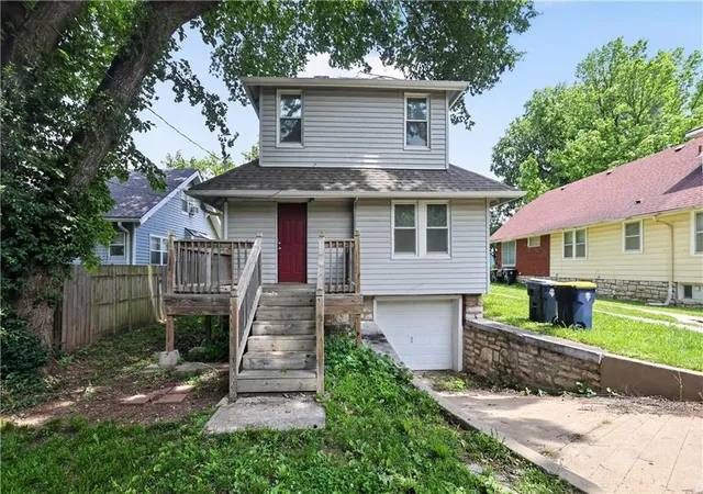 Photo 1 of Sale Pending at 2211 E 68th Terrace, Kansas City, MO 64132 | MLS# 2626473 | Listing updated on 2026-09-04