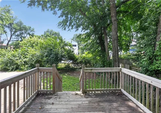 Photo 4 of Sale Pending at 2211 E 68th Terrace, Kansas City, MO 64132 | MLS# 2626473 | Listing updated on 2026-09-04
