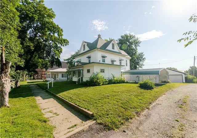 Homes for sale in Horton, KS | 1230 1St Ave E, Horton, KS 66439 | MLS# 2626476