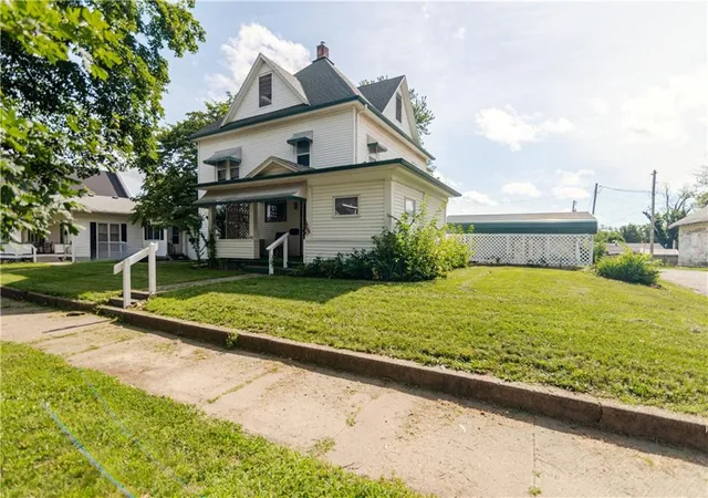 Homes for sale in Horton, KS | 1230 1st Ave E, Horton, KS 66439 | MLS# 2626476
