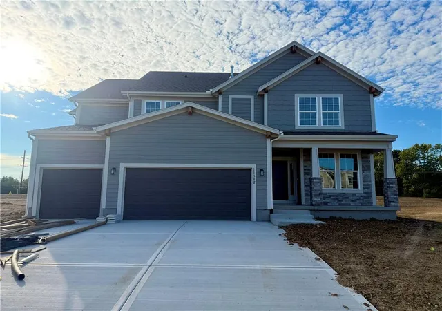 Photo 1 of Single family home for sale at 11382 S Emerald St, Olathe, KS 66061 | MLS# 2626485 | Listing updated on 2026-10-23