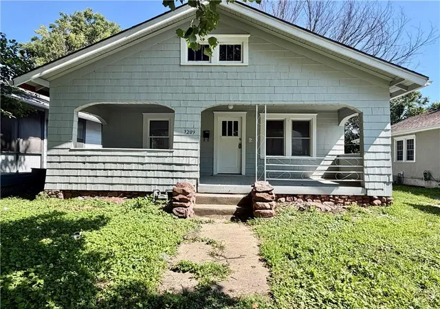 Homes for sale in Saint Joseph, MO | 3209 Mitchell Ave, Saint Joseph, MO 64507 | MLS# 2626486