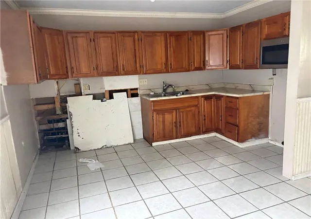 Homes for sale in Saint Joseph, MO | 2305 Castle Ln, Saint Joseph, MO 64503 | MLS# 2626496