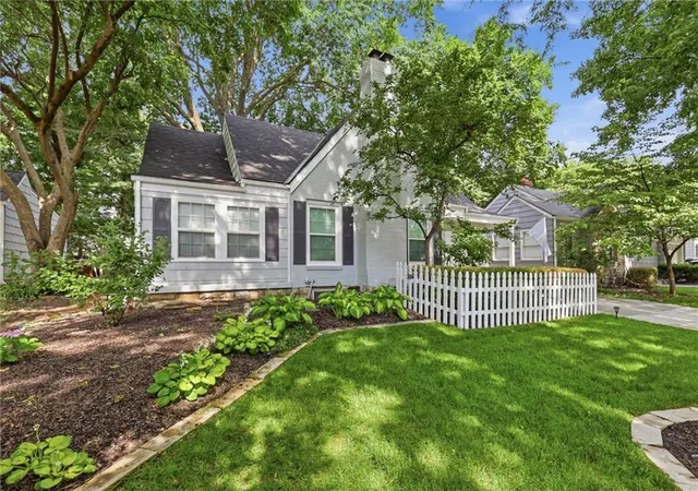 Homes for sale in Mission, KS | 5720 Walmer St, Mission, KS 66202 | MLS# 2626500