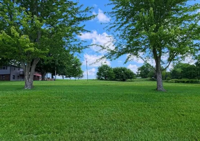 Homes for sale in Pomona, KS | 579 Hamilton Rd, Pomona, KS 66076 | MLS# 2626501
