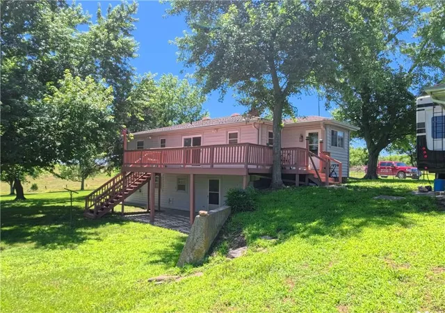 Homes for sale in Pomona, KS | 579 Hamilton Rd, Pomona, KS 66076 | MLS# 2626501