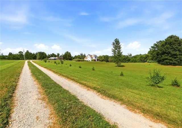 Homes for sale in Warrensburg, MO | 211 Nw 415 Rd, Warrensburg, MO 64093 | MLS# 2626510
