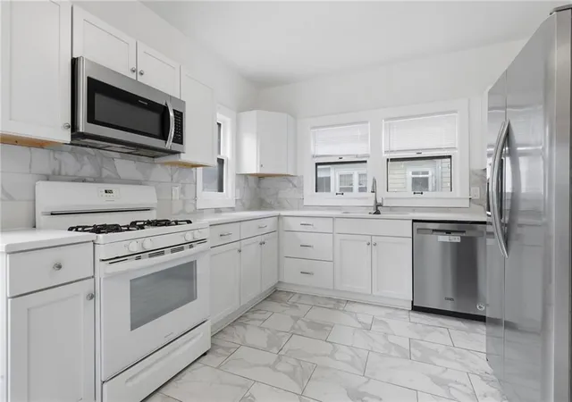 Photo 3 of Single family home for sale at 640 S Park Ave, Independence, MO 64052 | MLS# 2626529 | Listing updated on 2026-10-10