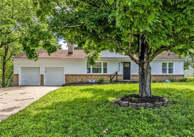 Photo 1 of Single family home for sale at 8849 N Locust St, Kansas City, MO 64155 | MLS# 2626548 | Listing updated on 2026-09-01