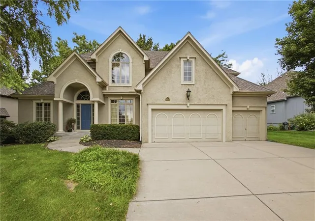 Photo 1 of Sale Pending at 10312 N Revere Ave, Kansas City, MO 64154 | MLS# 2626549 | Listing updated on 2026-10-13