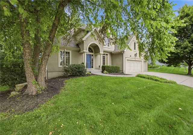 Photo 3 of Sale Pending at 10312 N Revere Ave, Kansas City, MO 64154 | MLS# 2626549 | Listing updated on 2026-10-13