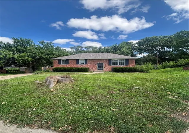 1st image of 1908 2nd St, Lees Summit, MO 64081 | MLS# 2626555