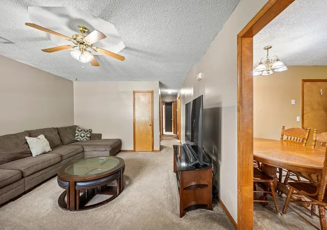 4th image of 1044 Arrowhead Rdg, Independence, MO 64056 | MLS# 2626567