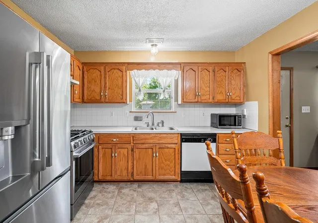5th image of 1044 Arrowhead Rdg, Independence, MO 64056 | MLS# 2626567